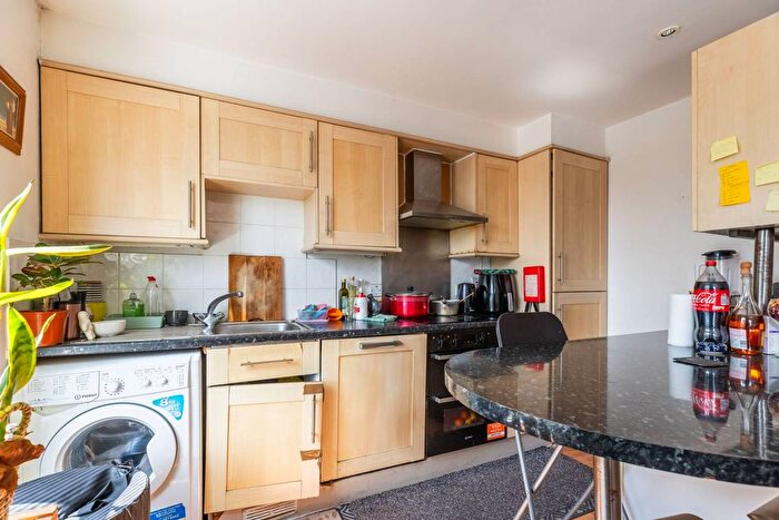 1 Bedroom Flat To Rent In Barking Road, Canning Town, London, E16