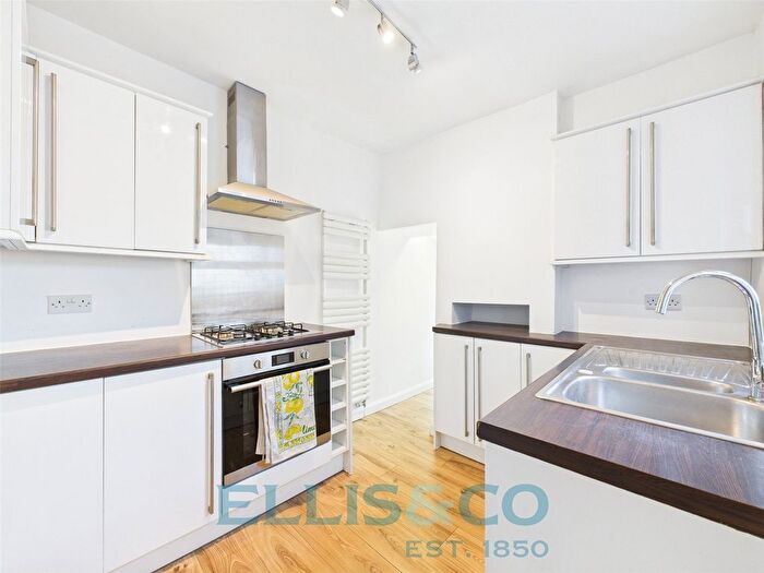 2 Bedroom Detached House For Sale In Pembury Grove, Tonbridge, Kent, TN9