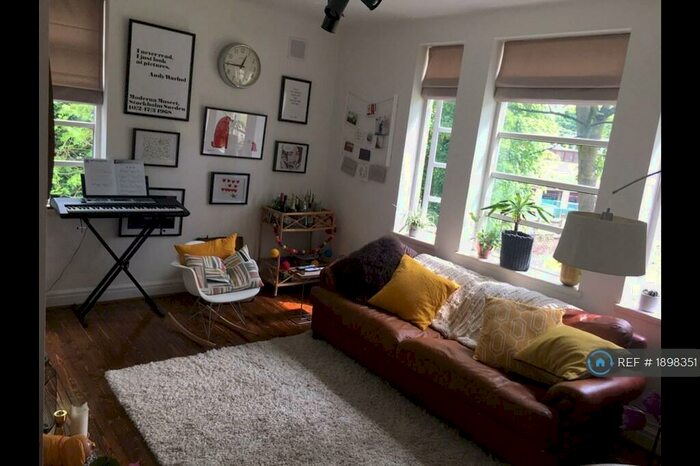 2 Bedroom Flat To Rent In Linnet House, Liverpool, L8