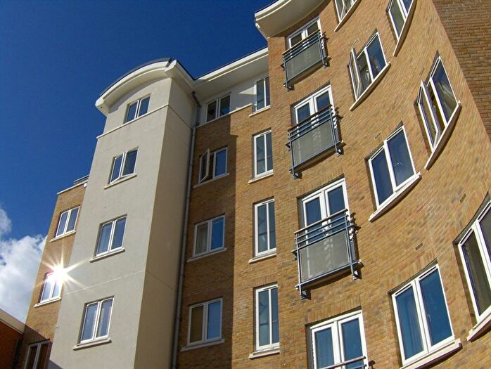 1 Bedroom Flat To Rent In - High Street, RH10