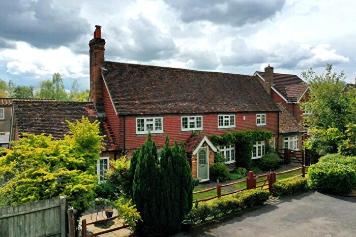 4 Bedroom Detached House For Sale In Swan Drive, Aldermaston, Reading, Berkshire, RG7