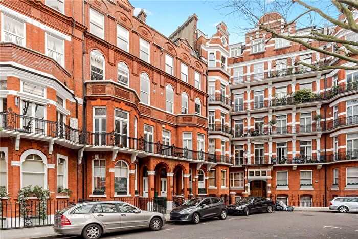 2 Bedroom Flat For Sale In Barkston Gardens, Earls Court, London, SW5