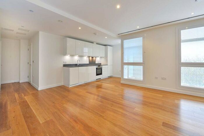 Apartment To Rent In Highbury Crescent, Highbury, London, N5