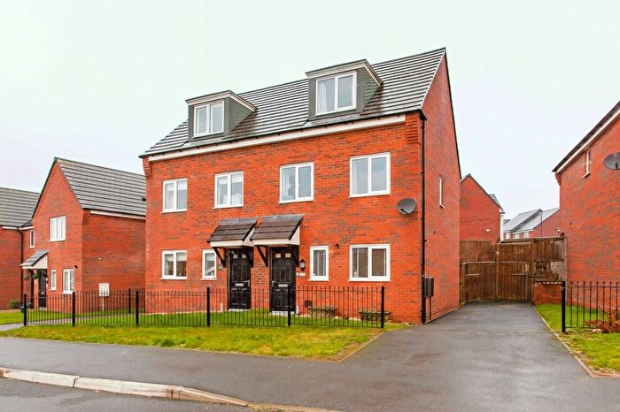 3 Bedroom Semi Detached House For Sale In Kernel Way, Shirebrook, NG20