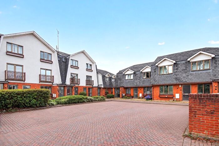 2 Bedroom Maisonette For Sale In Braeside, Binfield, Bracknell, Berkshire, RG12