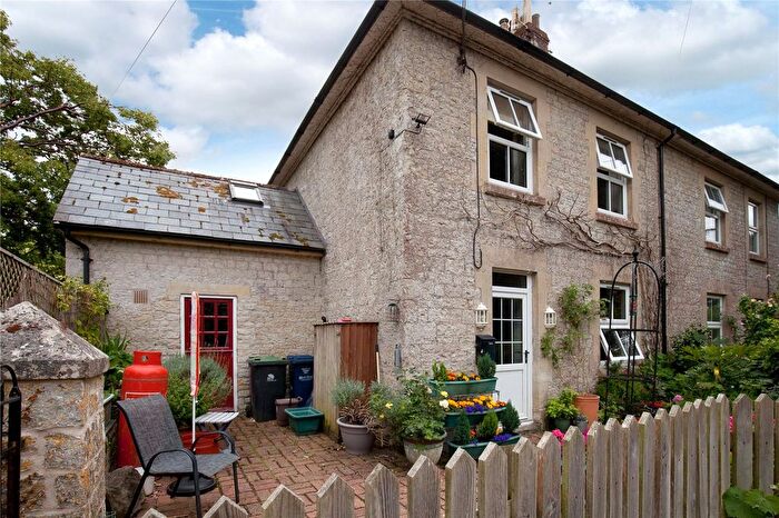 4 Bedroom Semi-Detached House For Sale In Milton On Stour, Gillingham, Dorset, SP8