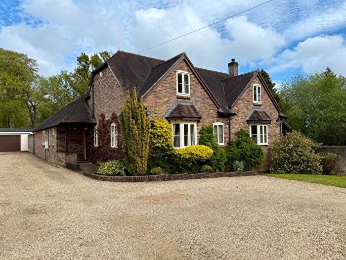 5 Bedroom Detached House For Sale In Stapehill Road, Wimborne, BH21