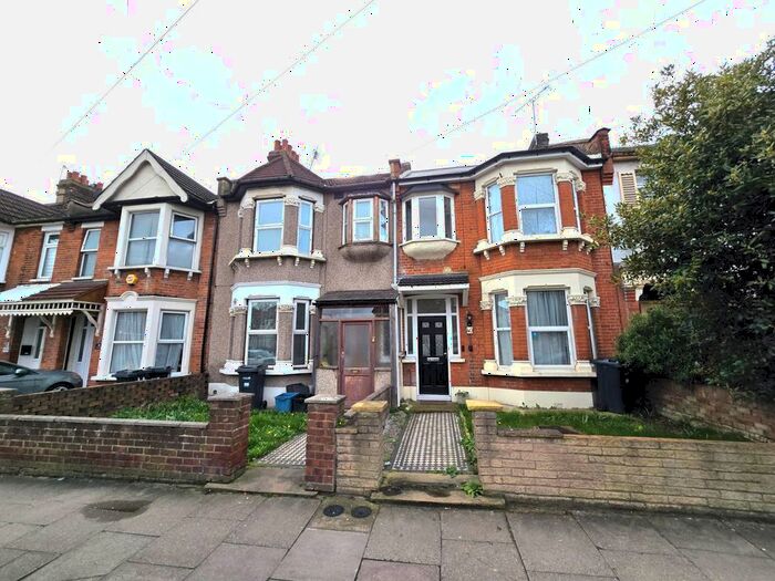 3 Bedroom Property To Rent In New Road, Ilford, Essex, IG3
