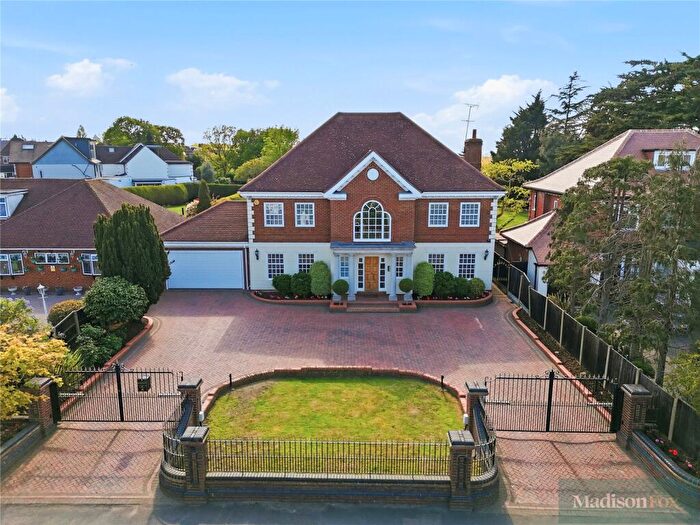5 Bedroom Detached House For Sale In Hainault Road, Chigwell, Essex, IG7