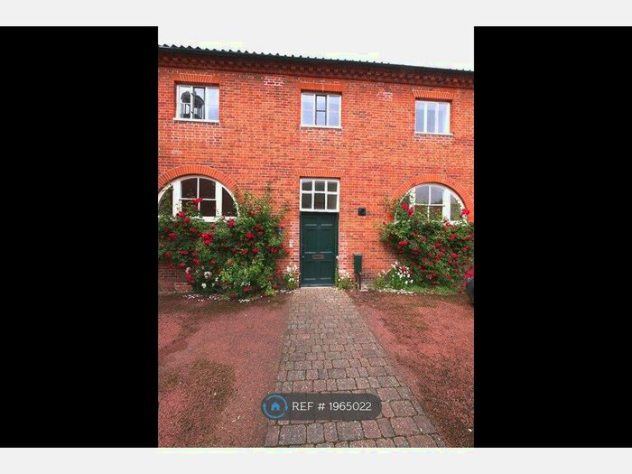 3 Bedroom Flat To Rent In Benacre Hall, Suffolk, NR34