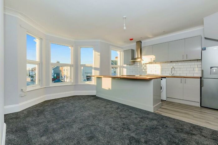 4 Bedroom Maisonette To Rent In Boundary Road, BN3