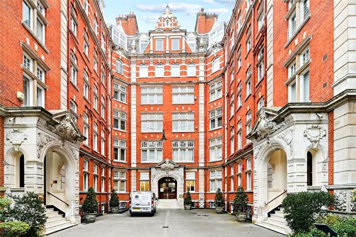 3 Bedroom Flat To Rent In Queen's Gate, South Kensington, SW7