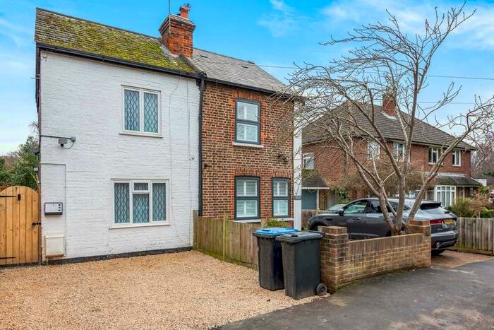3 Bedroom Cottage To Rent In Virginia Water, Surrey, GU25