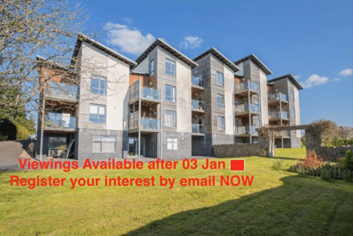 2 Bedroom Flat To Rent In Wellsway, Keynsham, BS31