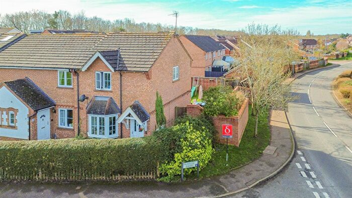 3 Bedroom End Of Terrace House For Sale In Primrose Drive, Hertford, SG13