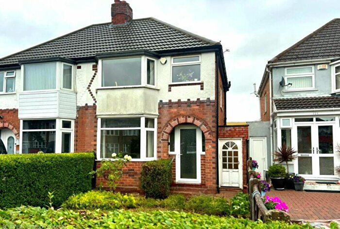 3 Bedroom Semi-Detached House For Sale In Wellsford Avenue, Solihull, B92