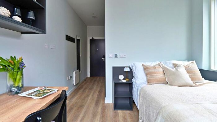 Studio To Rent In Bury Street, Guildford, GU2