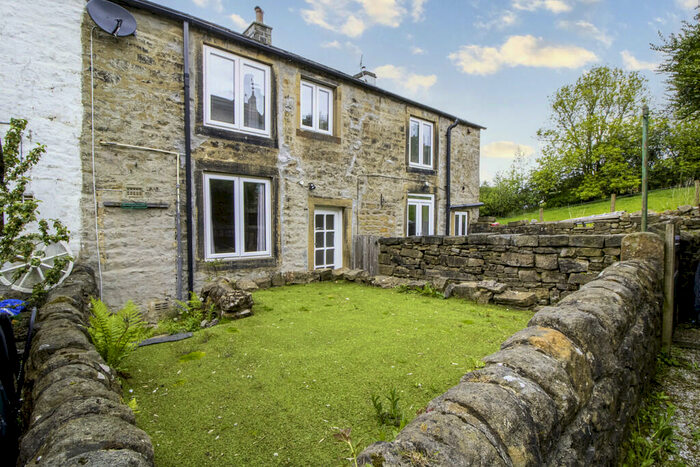 3 Bedroom Cottage To Rent In Park Row, Sutton-in-Craven, BD20