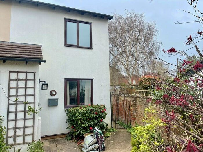 2 Bedroom End Of Terrace House To Rent In Pound Close, Topsham, EX3