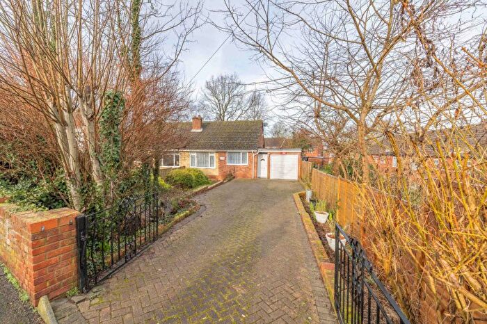 2 Bedroom Bungalow For Sale In Bolts Hill, Chartham, Canterbury, Kent, CT4
