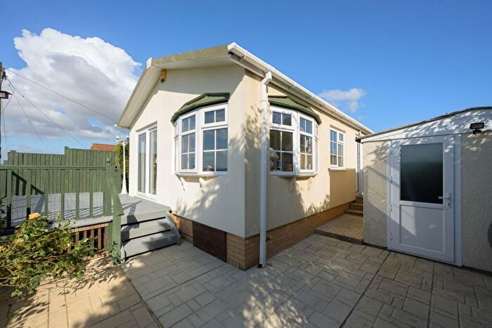 2 Bedroom Park Home For Sale In Vine Tree Park, Ross-on-Wye, HR9
