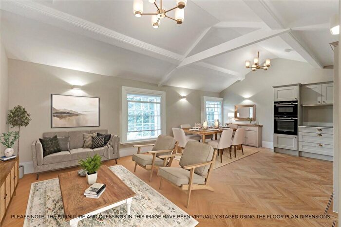 2 Bedroom Apartment For Sale In The Manor At Arden Lawn, Henley-in-Arden, Warwickshire, B95