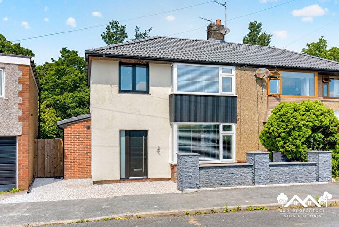 3 Bedroom Semi Detached House For Sale In Edinburgh Drive, Oswaldtwistle, Accrington, BB5