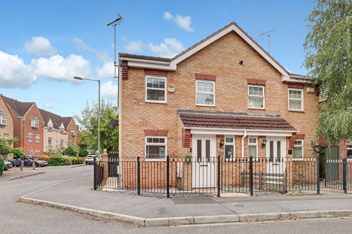 3 Bedroom Semi-Detached House For Sale In Heathfield Way, Mansfield, NG18
