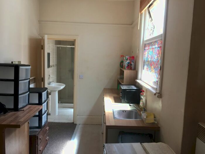 Studio To Rent In Ripple Road, Barking, E6