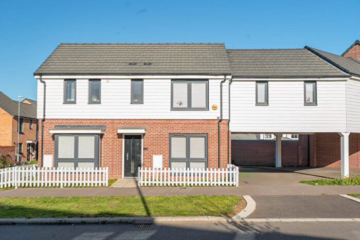 4 Bedroom Link Detached House For Sale In Juniper Road, Harlow, Essex, CM17