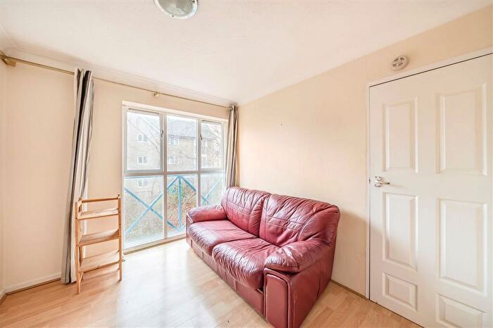 1 Bedroom Flat For Sale In Water Lane, New Cross, SE14