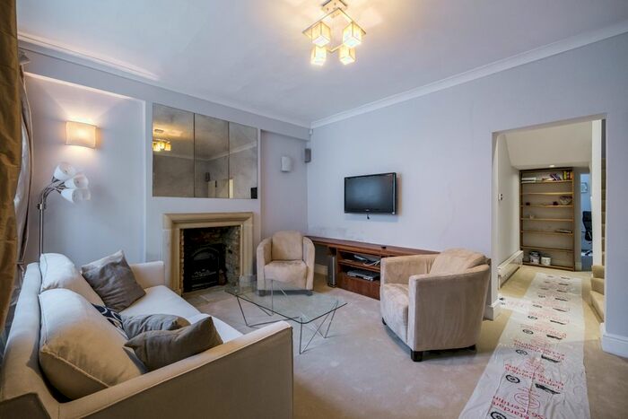 3 Bedroom Flat To Rent In Claremont Square, London, N1
