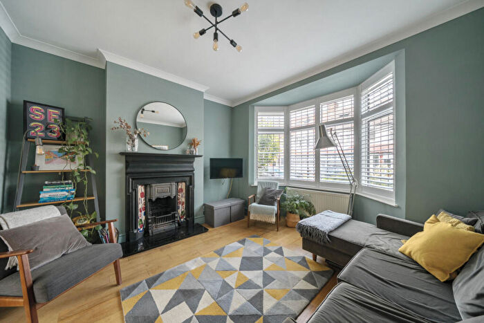 4 Bedroom Semi-Detached House For Sale In Tatnell Road, Forest Hill, London, SE23