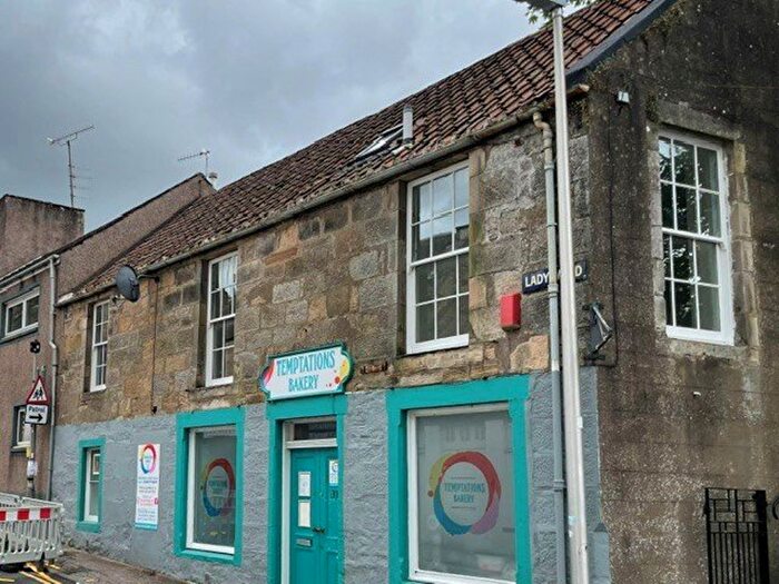 2 Bedroom Flat To Rent In North Burnside, Cupar, Fife, KY15