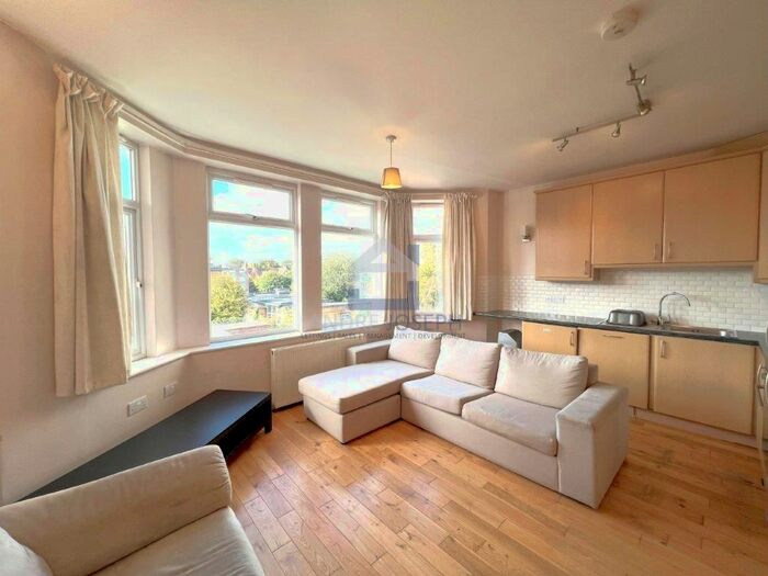 2 Bedroom Flat To Rent In Farnan Road, Streatham, SW16