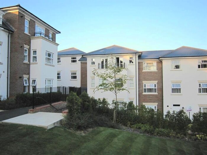 1 Bedroom Flat To Rent In Chandlers Field Drive, Haywards Heath, RH16