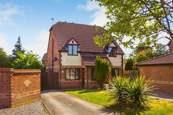 2 Bedroom Semi Detached House To Rent In Kingswood Drive, Kirkby-In-Ashfield, NG17