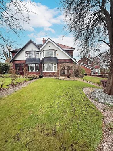 3 Bedroom Semi Detached House For Sale In Swinton Park Road, Salford, M6
