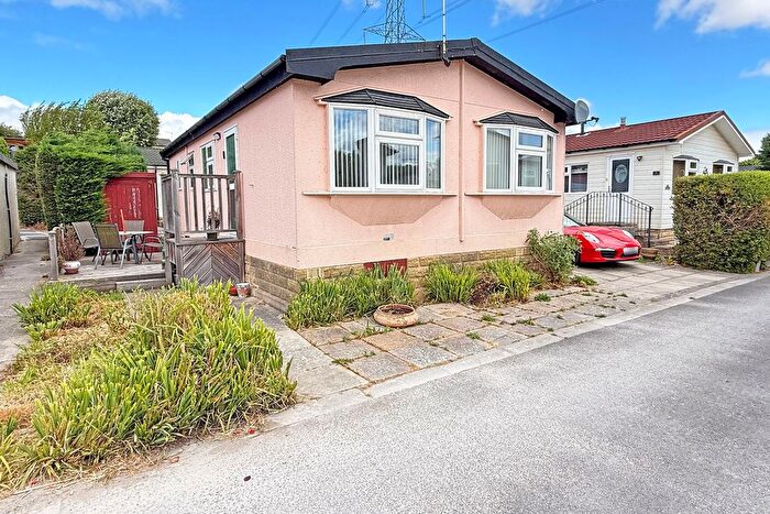 1 Bedroom Park Home For Sale In Nidderdale Lodge Park, Knaresborough, HG5