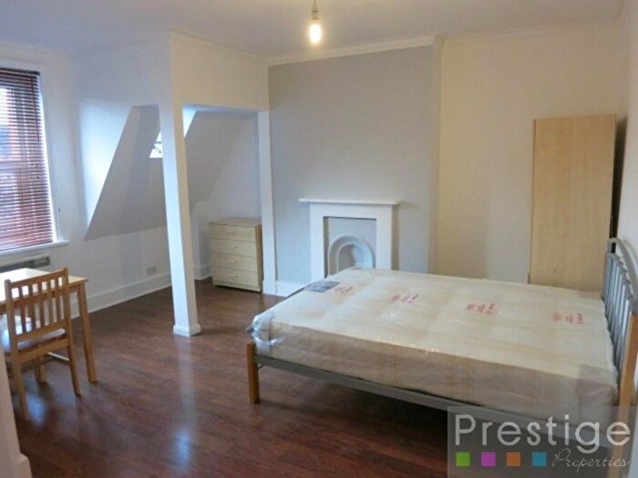 Studio To Rent In Holloway Road, London, N7