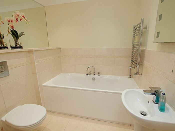 2 Bedroom Apartment To Rent In St Peters Road, Lower Parkstone, Poole, BH14