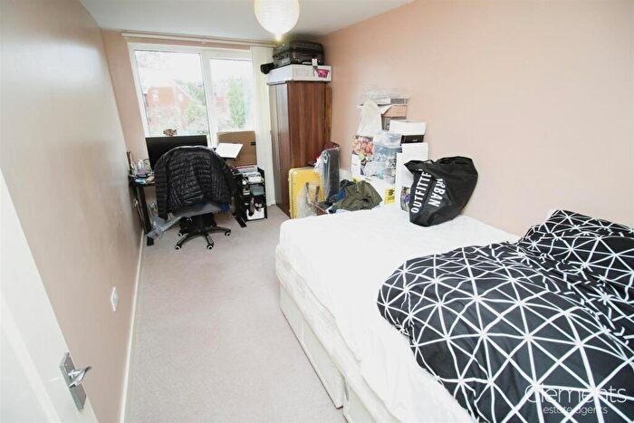 2 Bedroom Apartment To Rent In Midland Road, Hemel Hempstead, HP2