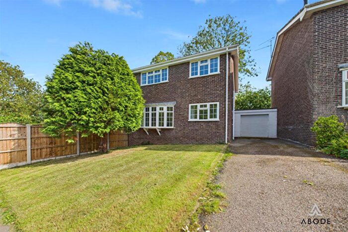 4 Bedroom Detached House For Sale In Cathedral View, Derby, DE22