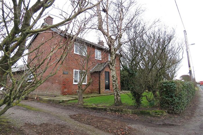 3 Bedroom Farmhouse For Sale In Shore Road, Hesketh Bank, PR4