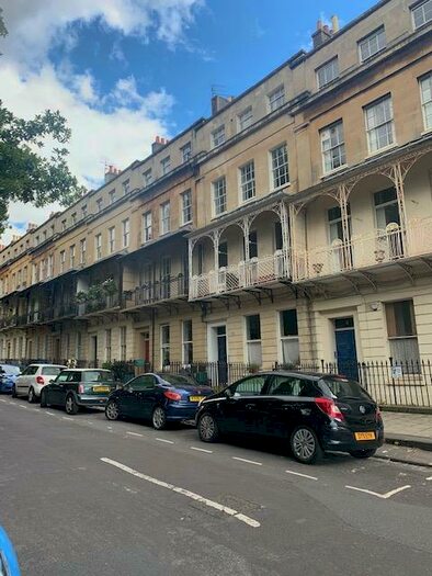 2 Bedroom Flat To Rent In Caledonia Place Garden Flat Clifton Bristol, BS8