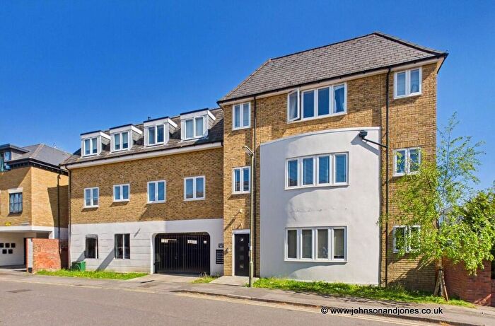 2 Bedroom Apartment For Sale In Gogmore Lane, Chertsey, Surrey, KT16