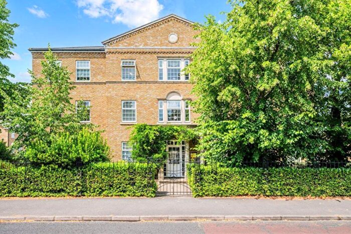 1 Bedroom Flat To Rent In Balaclava Road, Long Ditton, KT6