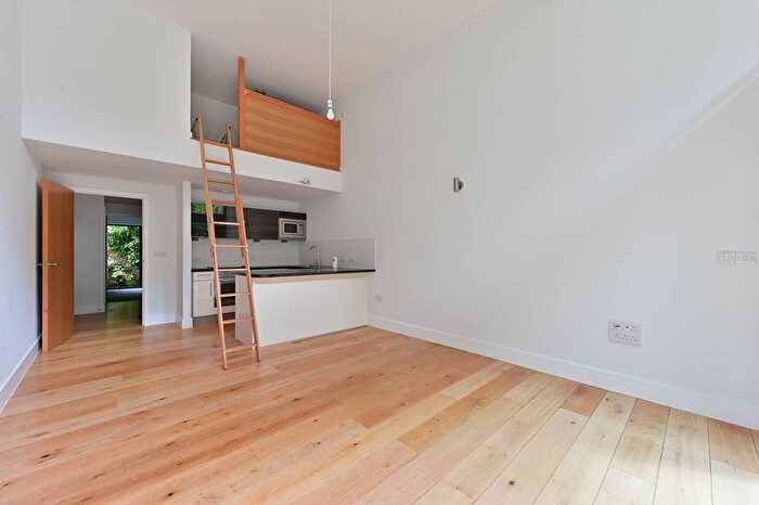 1 Bedroom Flat To Rent In Clarence Lane, Roehampton, London, SW15