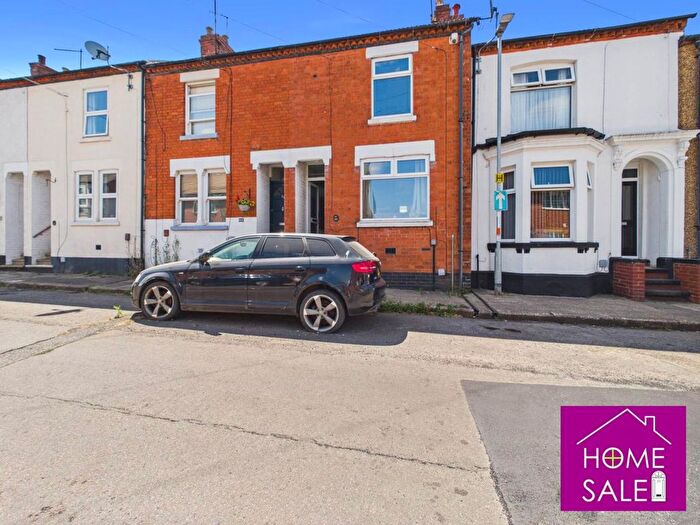 3 Bedroom Terraced House For Sale In Chaucer Street, Northampton, NN2
