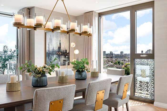 2 Bedroom Flat For Sale In King's Road Park, King's Road, London, SW6